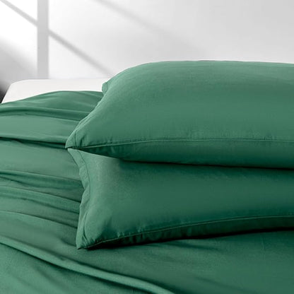 2 Pack Microfiber Zipper Pillowcases, Soft Comfortable Not Shrink Dark Green Pillow Case, Standard Pillow Cases Set of 2 (20x26 Inches)