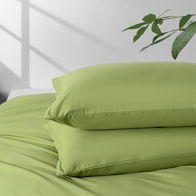 2 Pack Microfiber Queen Zipper Pillowcases, Soft Comfortable Not Shrink Olive Green Pillow Case, Breathable Pillow Cases Set of 2 (20x30 Inches)