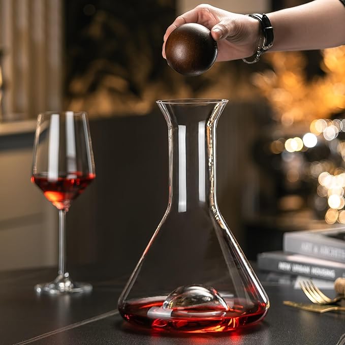 Wine Decanter Red Wine Carafe 34 oz Wine Aerator with Wooden Wine Cork Ball Red Wine Carafe Pitcher for Home Bar