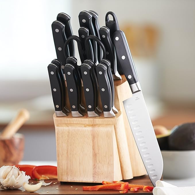 Amazon Basics 18-Piece Premium Kitchen High-Carbon Stainless Steel Blades with Pine Wood Knife Block Set, Black