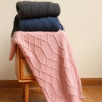 Chaud plaid tricoté à carreaux - Vignette | Home Cozy Nest