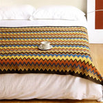 Couverture tricotée à la main avec pompon - Vignette | Home Cozy Nest