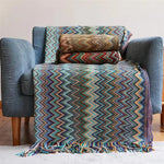Couverture tricotée à la main avec pompon - Vignette | Home Cozy Nest