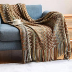 Couverture tricotée à la main avec pompon - Vignette | Home Cozy Nest