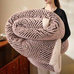 Couverture polaire chaude en jacquard de luxe "Sun" - Vignette | Home Cozy Nest